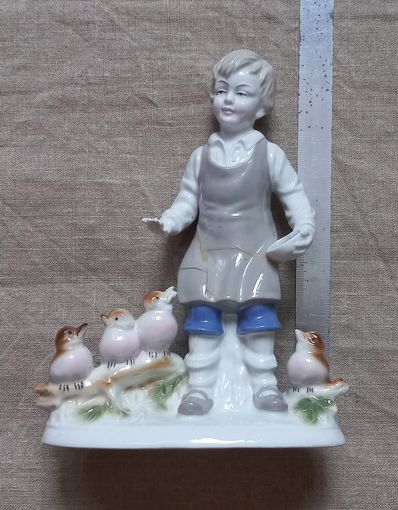 Статуэтка фарфоровая ГДР в реставрацию склейка