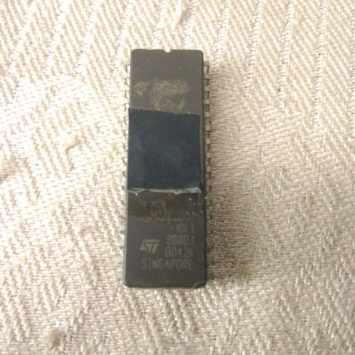 Микросхема M27C2001-10F1 EPROM, памяти 2 Мб (256k x 8)