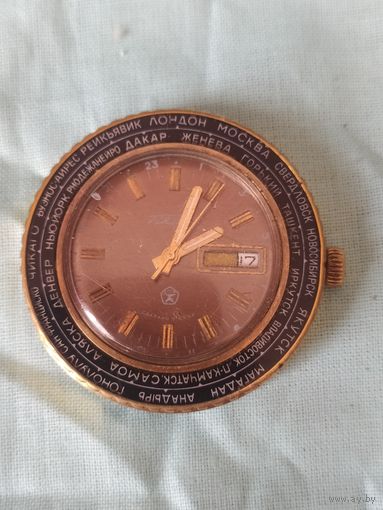 Часы "Ракета" в позолоченном корпусе.