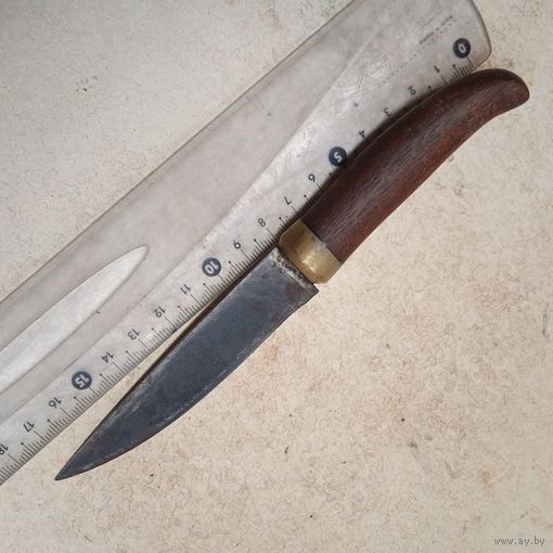 Нож ручной работы времен СССР, рукоять дерево.