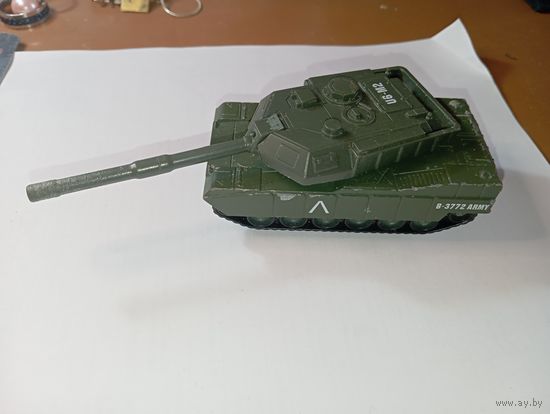 Модель танка U6-M2 . Металл . С рубля .