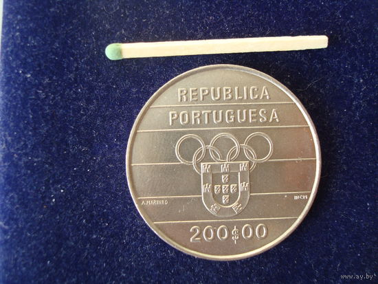 Монета 200 эскудо, 1992г, Португалия.