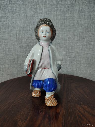 Фигурка, статуэтка фарфоровая Филипок