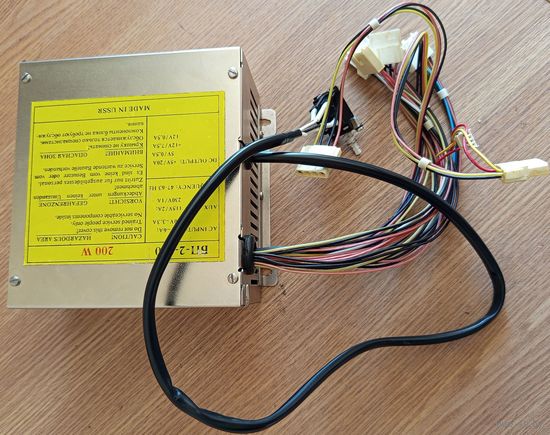 Блок питания AT форм-фактора (i386 - Pentium II) 200W