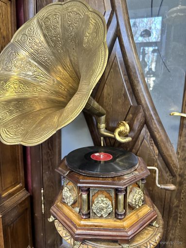 Шикарный граммофон, Европа, полностью исправен, клеймо, много лотов с рубля