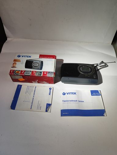 Радиоприёмник аналоговый VITEK VT-3583 GY с часами.