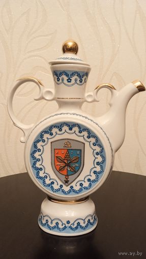 Фарфоровый куманец (графин,штоф)