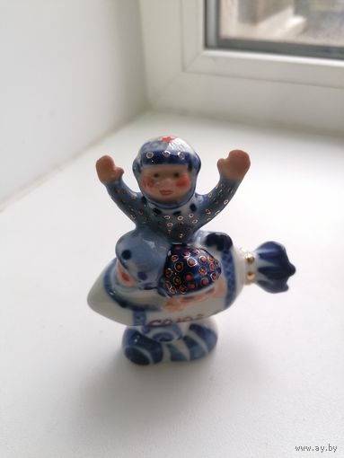 Фарфоровая статуэтка Союз-5, космос, редкая, отличная, в коллекцию