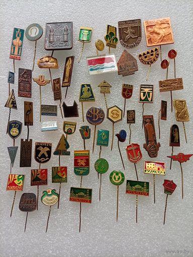 Значки. В основном Прибалтика. Цена указывается за один значок. #-IV-09