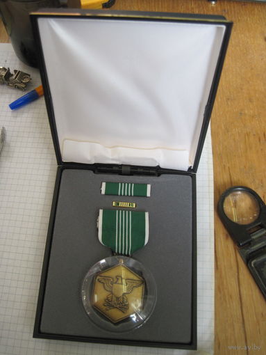 Медаль "Похвальная" армии США в футляре.