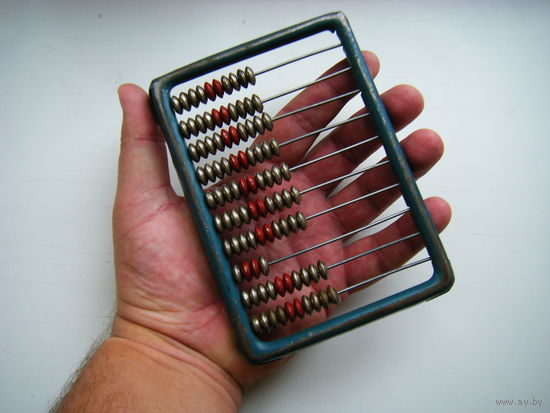 Карманный калькулятор из СССР. Метал.