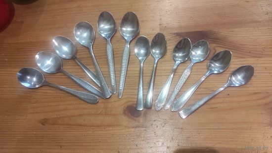 6 чайных и 6 десертных ложек, Германия. Хорошее состояние. Чайные (11 см), десертные (13,5 см).