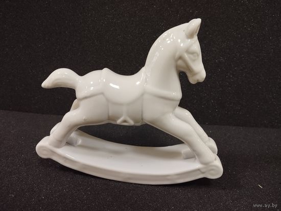 Статуэтка фарфоровая Лошадка-качалка. Германия