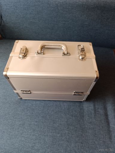 Чемодан для косметики