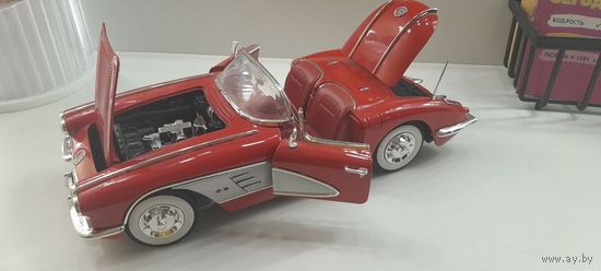 Модель 1:18 Motormax 1958 Chevrolet Corvette