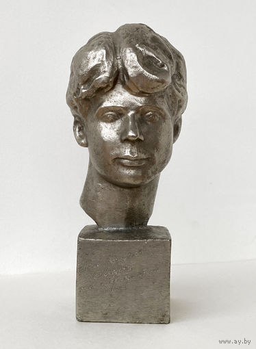 Бюст Сергей Есенин