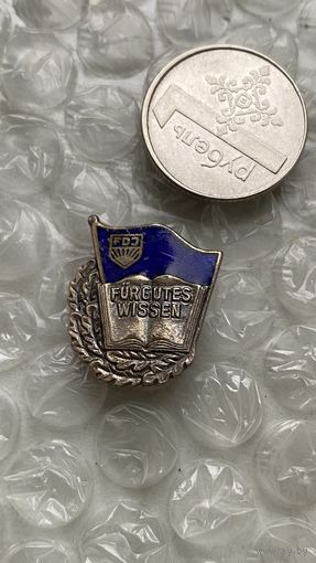 Значок гдр, за знания, комсомол