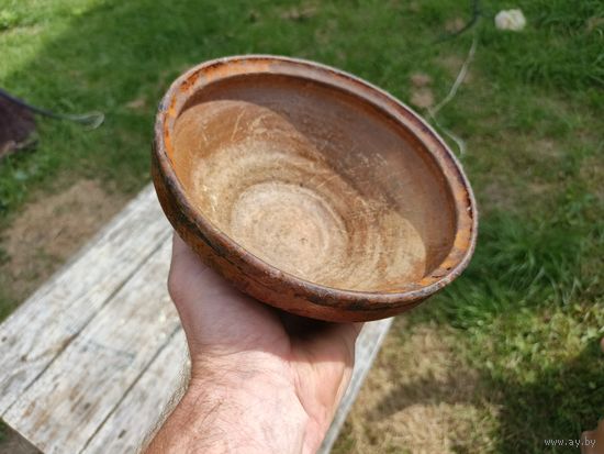 Антикварная, глиняная миска. Целая.