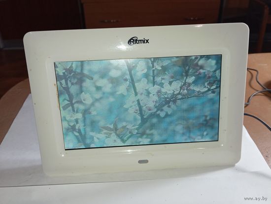 Цифровая фоторамка бренда Ritmix. С рубля