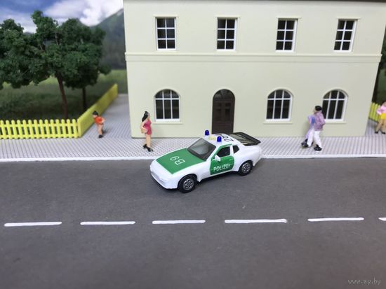 Porsche 944 POLIZEI. Масштаб HO 1:87.