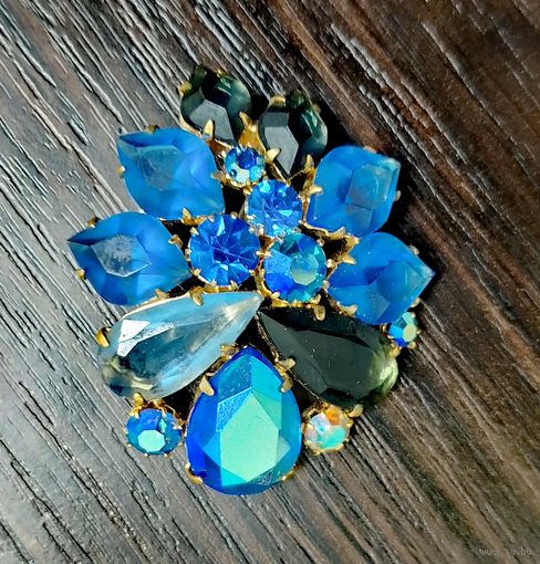 Брошь винтажная в комплекте с винтажной подвеской   , Чешское стекло .