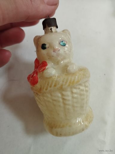 Игрушка ёлочная Кошка в лукошке, стекло. СССР