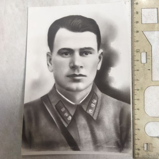Репринтное фото. Старший лейтенант Власенко Я. В. 1940 год.