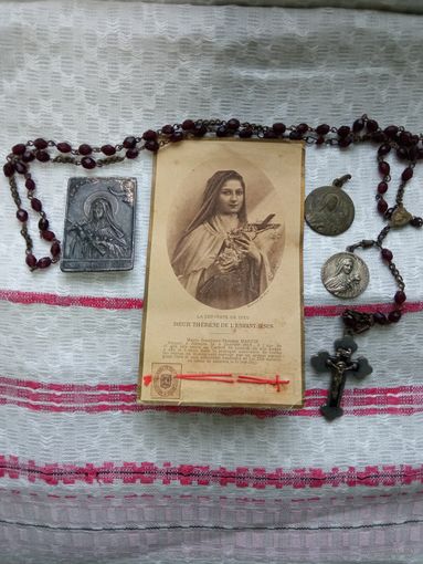 Тереза из Лизьё. Лот, в т.ч реликвия с ниткой из одежды
