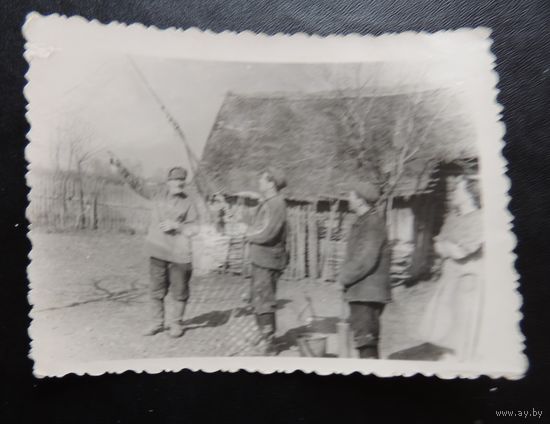 Фото "Сельхоз работы. Полесье, Дед -командир", 1946 г.