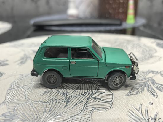 Машинка Нива