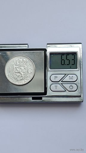 1 гульден  1963 года Нидерланды - Юлиана. Серебро 720. Монета не чищена. 939