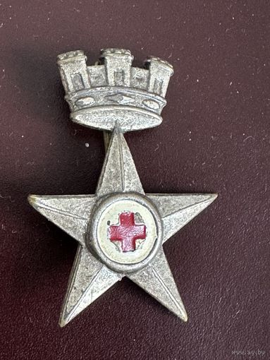 Итальянский военный медицинский знак на берет