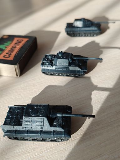 Танки, самоходные артиллерийские установки - Вторая Мировая война