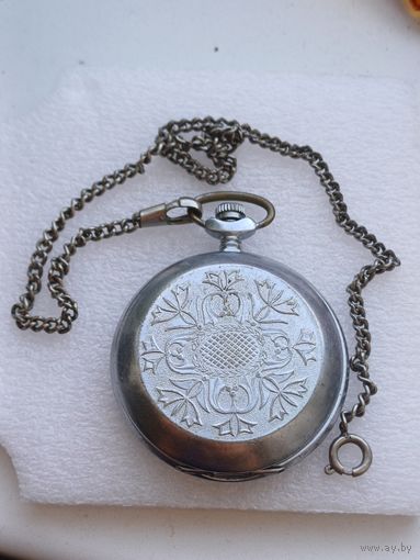 Все лоты с 1р.Часы карманные тикают