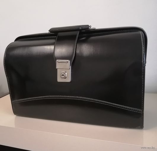 Портфель саквояж СССР. Замок рабочий, ключа нет. Состояние!