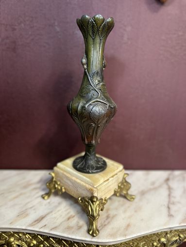 Старинная ваза на мраморном основании, Европа, много лотов с рубля