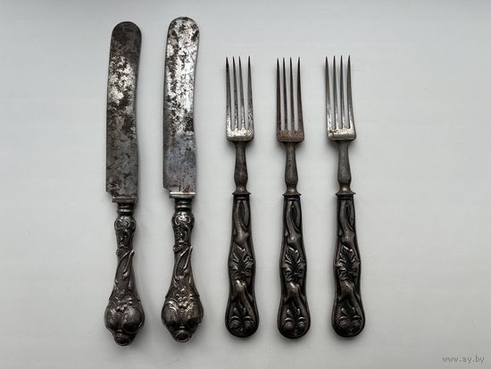 Старинные столовые приборы. Европа. Ручки серебро 800. Вилка 17 см, нож 18 см.