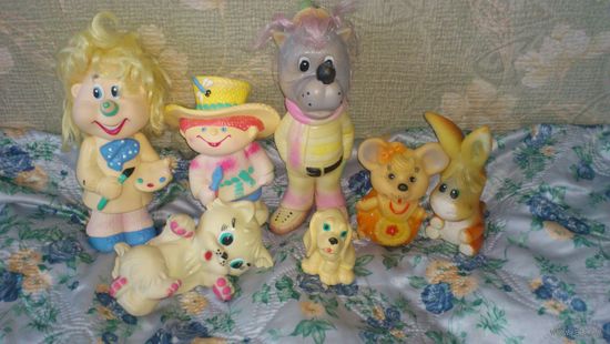 Игрушки резиновые СССР, волк, карандаш, мышка и другие...
