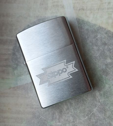 Зажигалка Zippo 200 Logo Script, Brushed Chrome