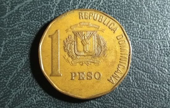 1 песо 1992. Доминикана. "DUARTE" на бюсте - старый тип!