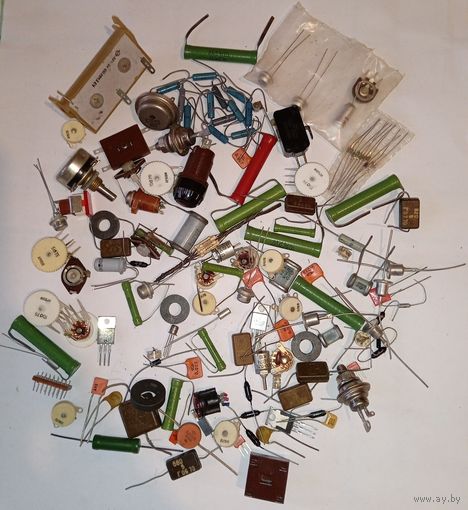 Радиодетали в основном непаяные. Одним лотом. Все на фото.