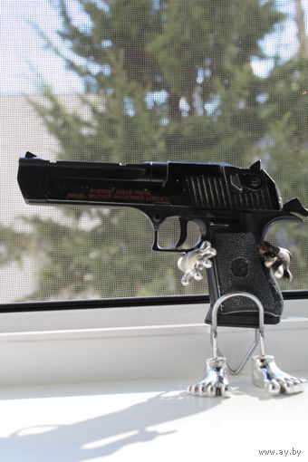 Пистолет металлический desert eagle  тяжелый из 90-х на пульках