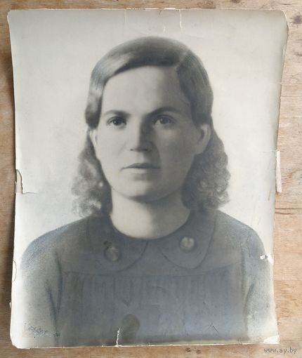 Фотопортрет женщины. 1930-е. 24х30 см.