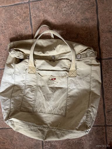 Редчайшая для наших дней отличного дизайна прочная сумка  для ручной переноски НАЗ-7 ,носимого аварийного запаса пилотов СССР!