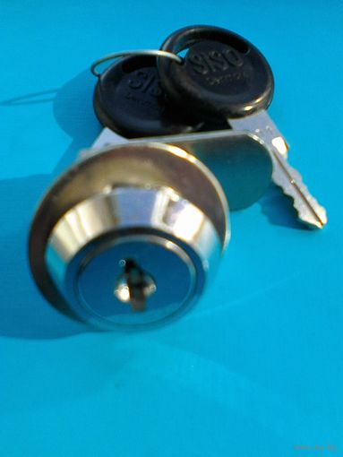 Замок с Двумя Ключами.