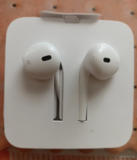Наушники EarPods коннектор Lightning с переходником