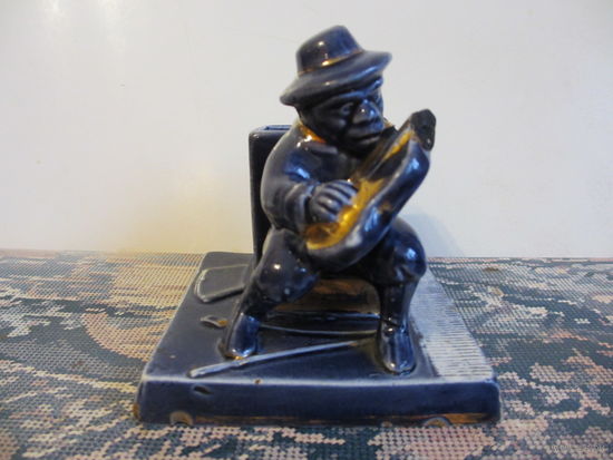 СТАТУЭТКА  ОБЕЗЬЯНА С ГИТАРОЙ ( в ремонт )