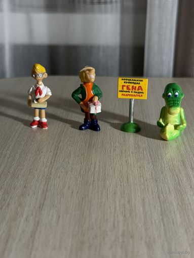 Киндер игрушки крокодил Гена