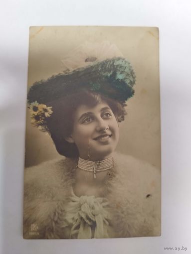 Девушка. Примерно 1915