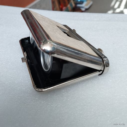 Бинокль театральный Минск (белый, книжкой). СССР